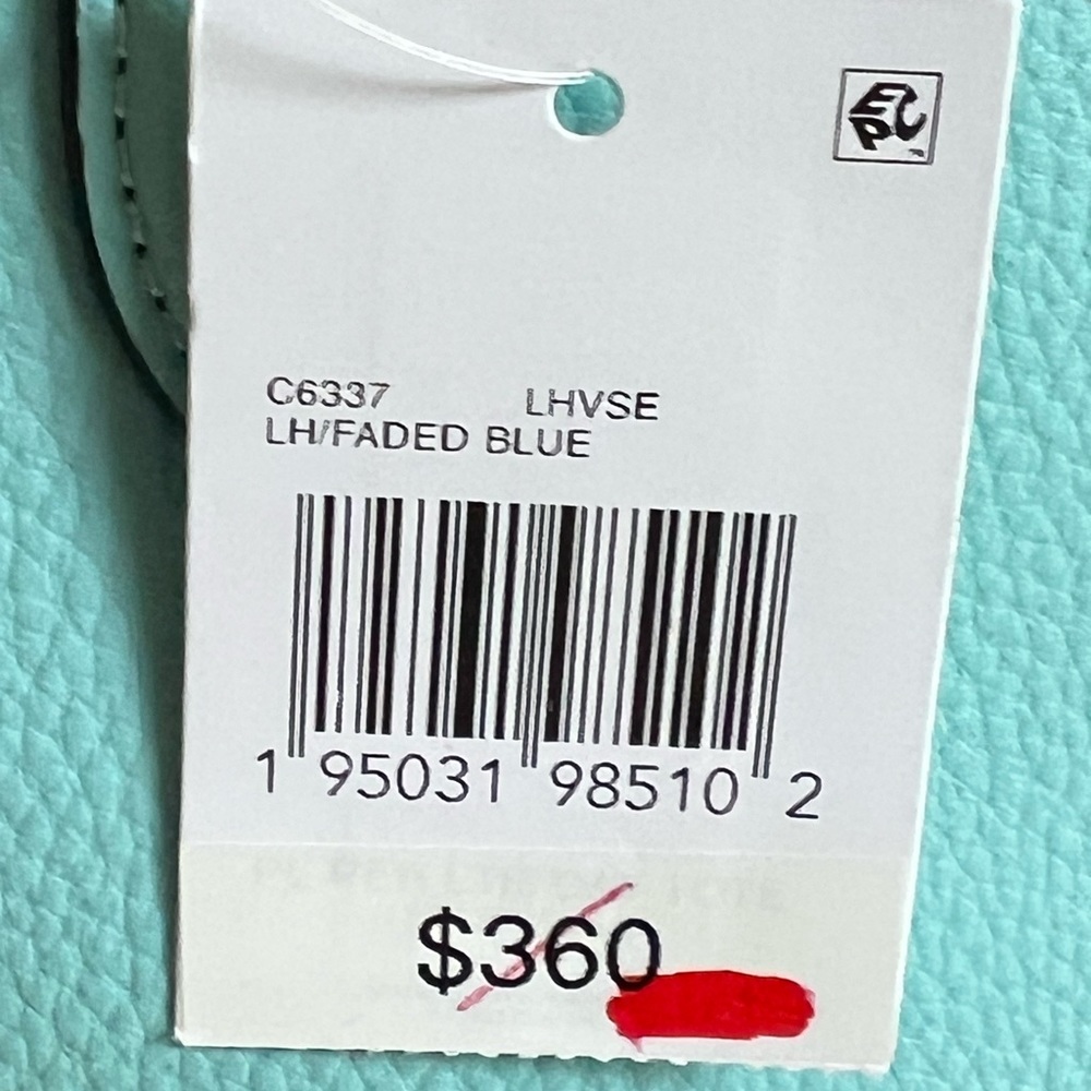 C6337 - Coach Day Tote - Picture 6 of 14